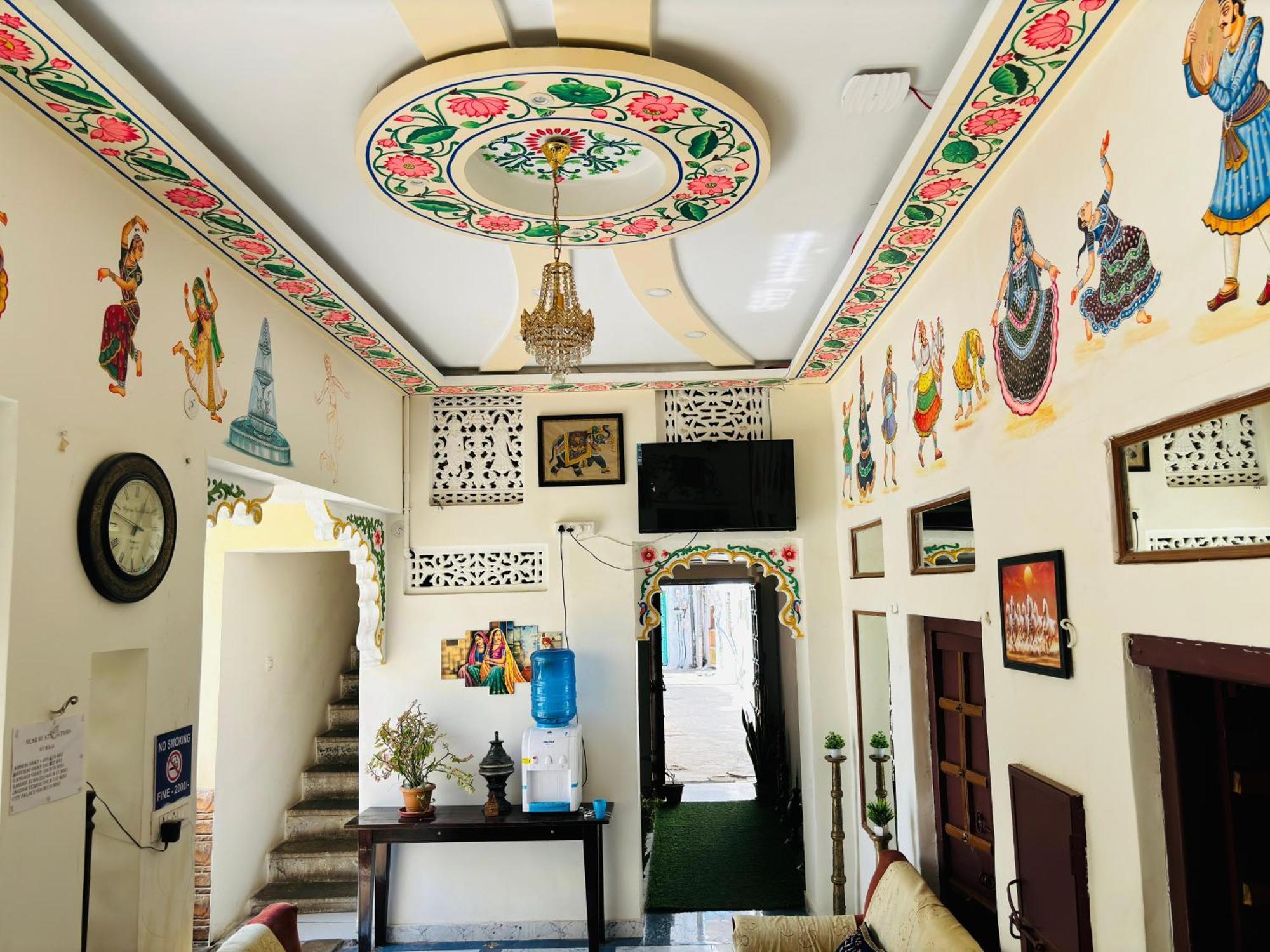 Hotel Ushaan Haveli Удайпур Экстерьер фото