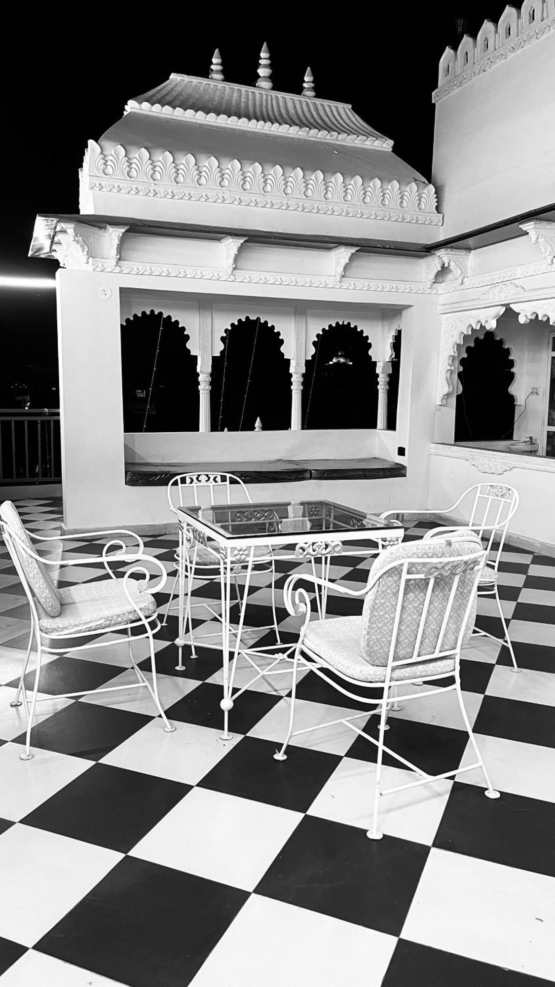 Hotel Ushaan Haveli Удайпур Экстерьер фото