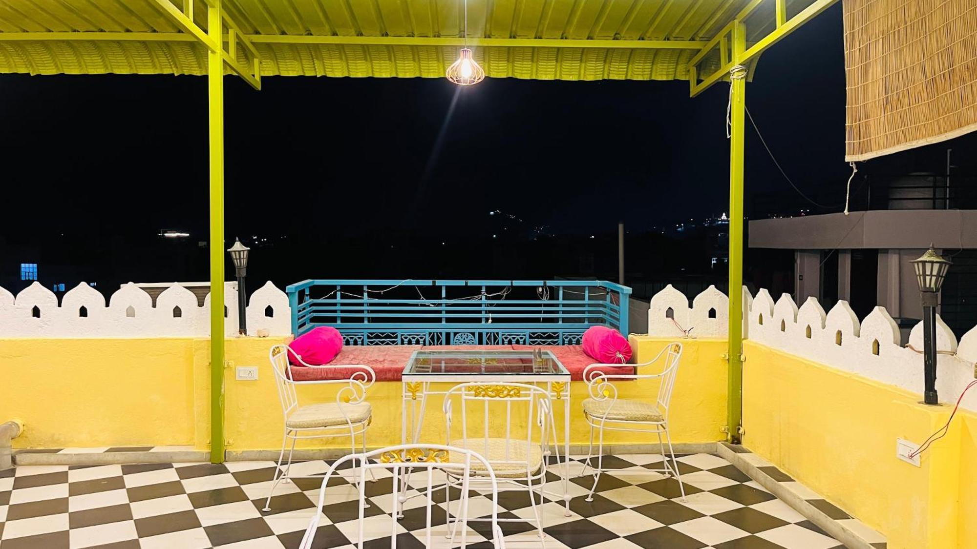 Hotel Ushaan Haveli Удайпур Экстерьер фото
