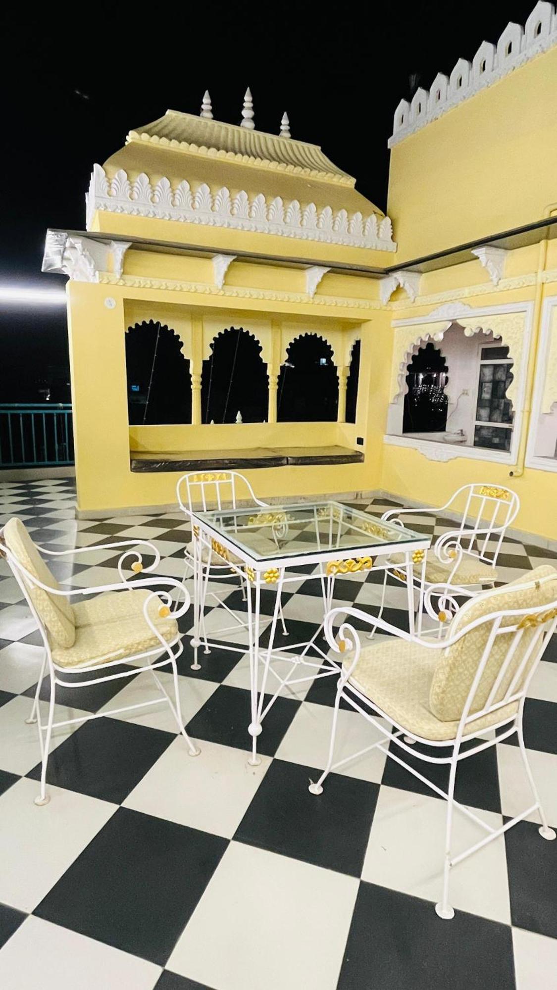 Hotel Ushaan Haveli Удайпур Экстерьер фото