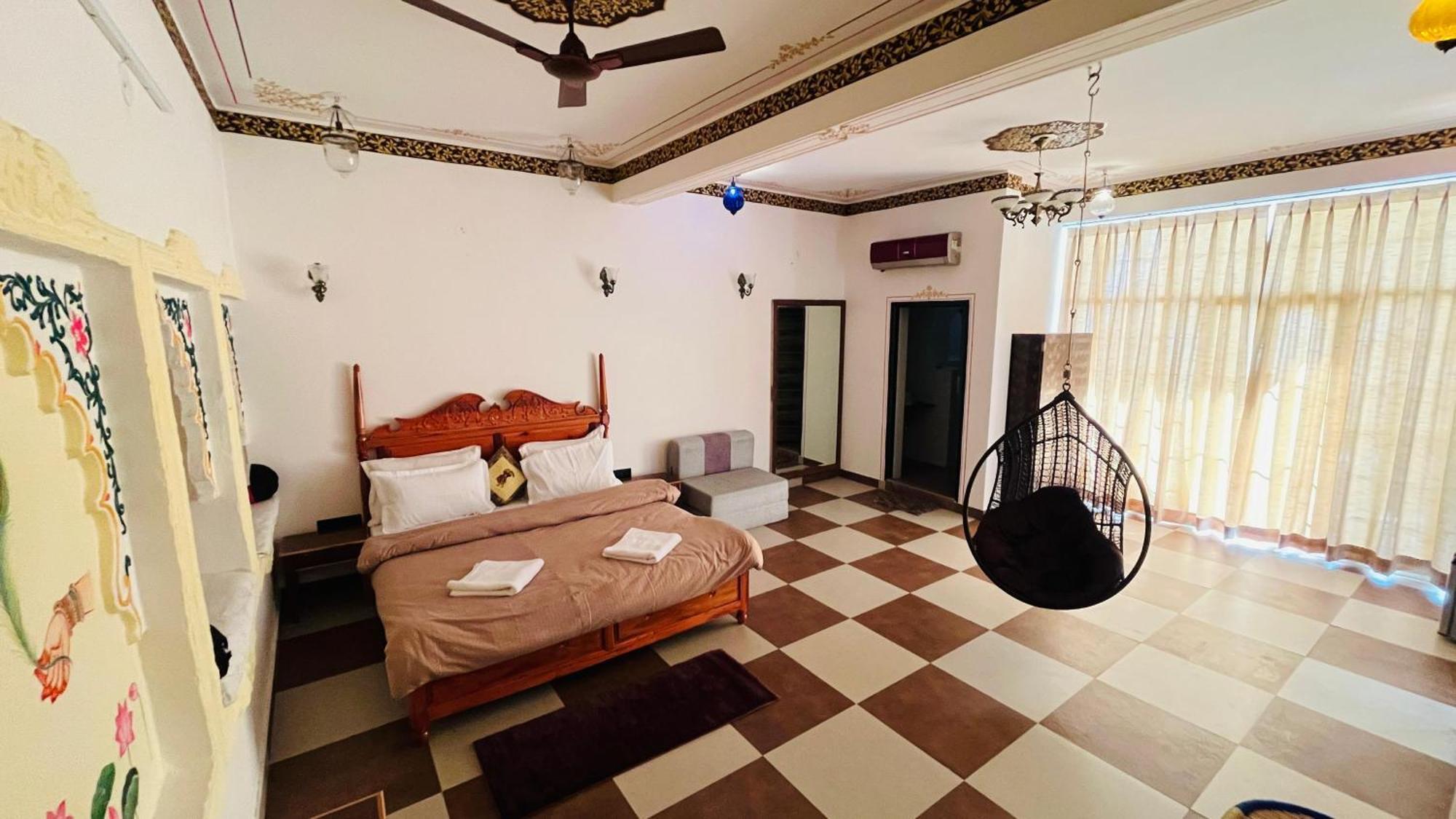 Hotel Ushaan Haveli Удайпур Экстерьер фото